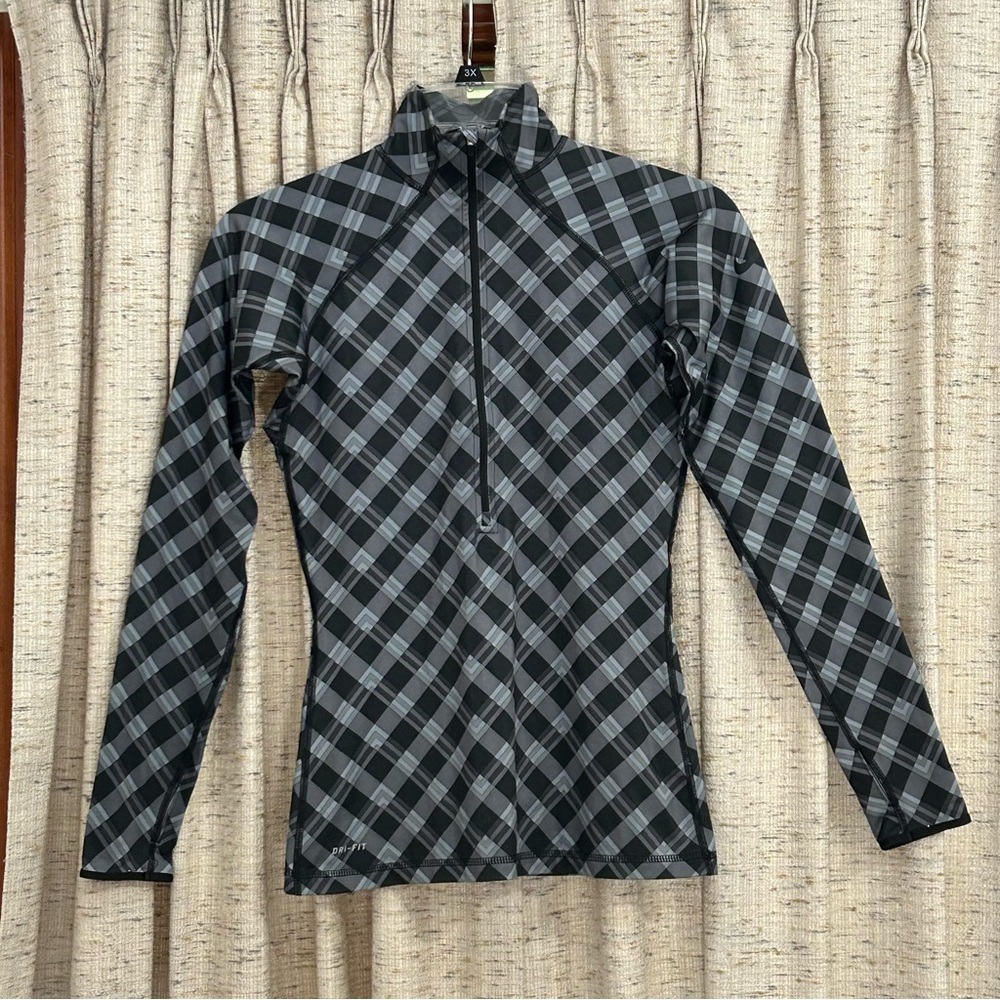 Nike Pro Hyperwarm Half Zip Performance Pullover  - Small